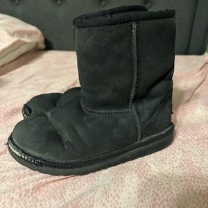 Ugg boots big kids size 3